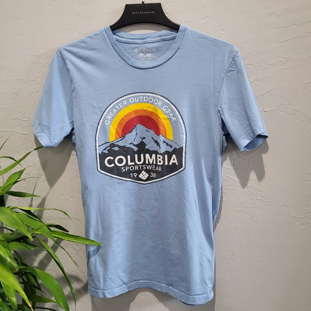 ♡ Columbia | T Shirt